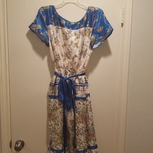 Beautiful Modcloth floral satin finish dress